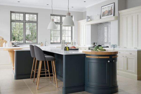 belgravia_dark-_blue_and_porcelainD0A94722-866F-FFDA-A25D-663080BE87E8.jpg