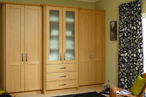 ecf-tuscany-beech-bedroomAAFBF340-98DA-D6B5-3750-64F6D3326BF3.jpg